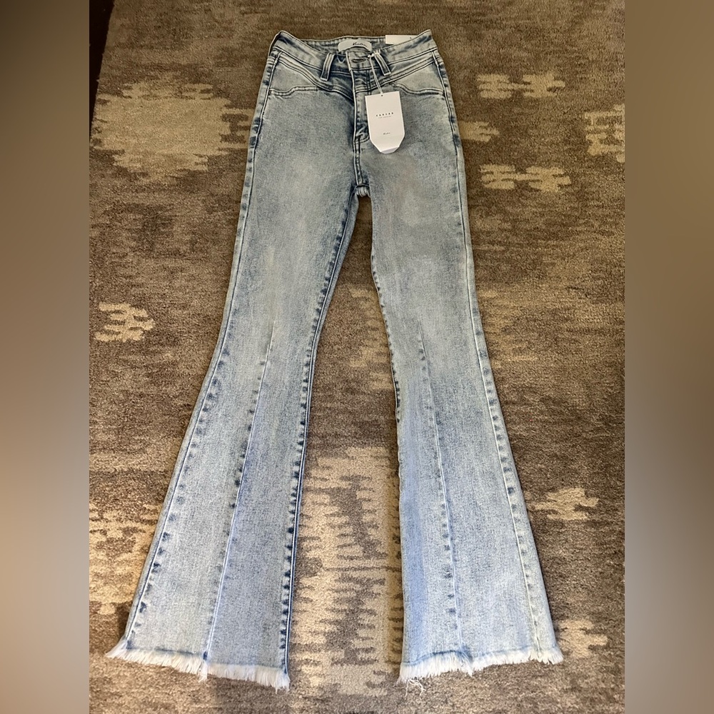 Kancan high rise flare jeans size 5/26 NWT